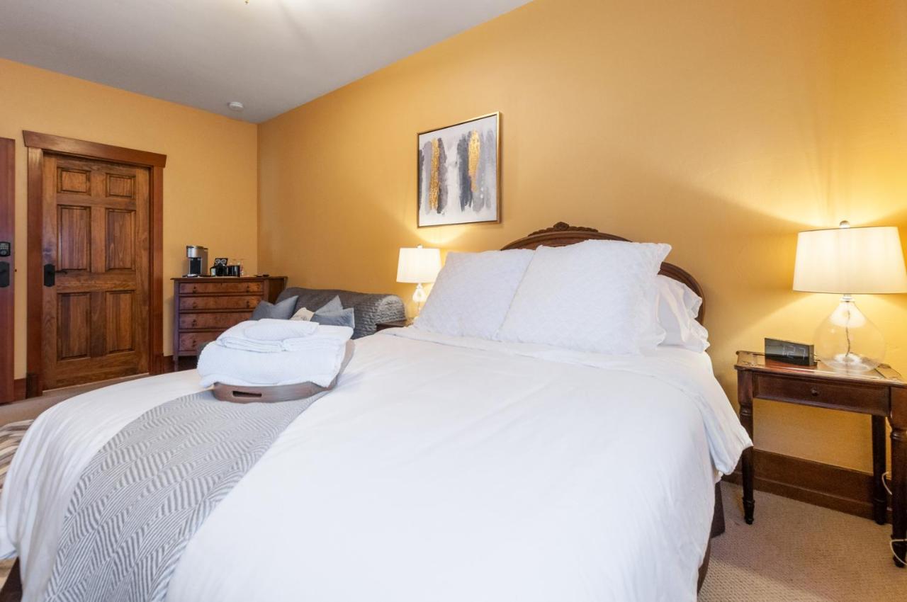 Casa Grande Inn & Suites Pentiction Zewnętrze zdjęcie