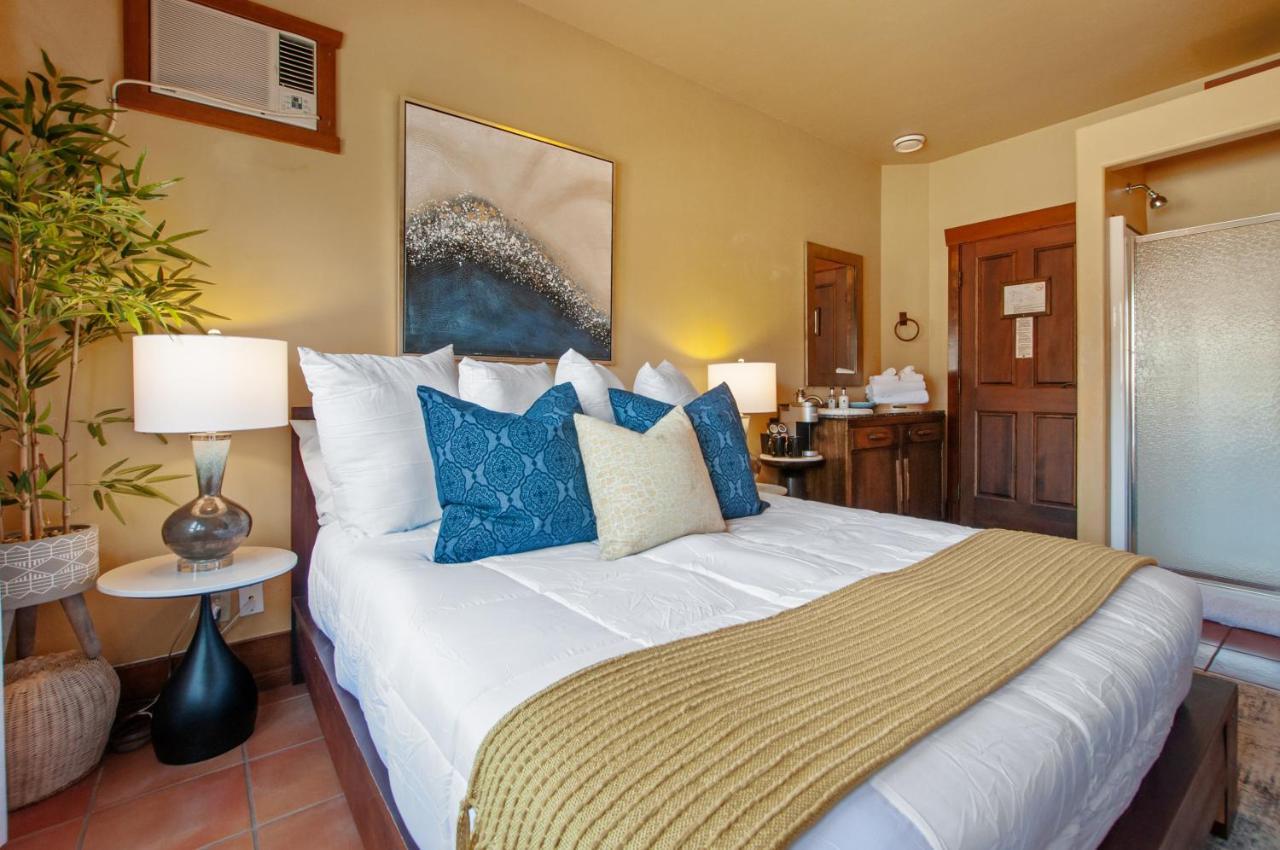 Casa Grande Inn & Suites Pentiction Zewnętrze zdjęcie